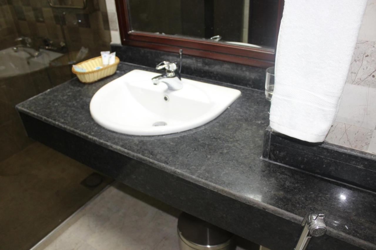Hotel Blue Sapphire Νταρ ες Σαλάμ Εξωτερικό φωτογραφία